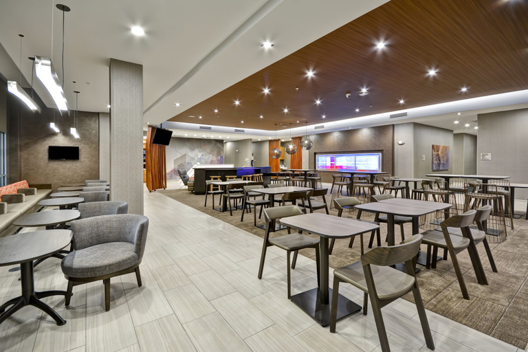 Food & Drinks 5, SpringHill Suites by Marriott Cincinnati Blue Ash, Hamilton