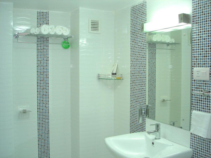 Bathroom 4, Hotel Pacific, Srinagar