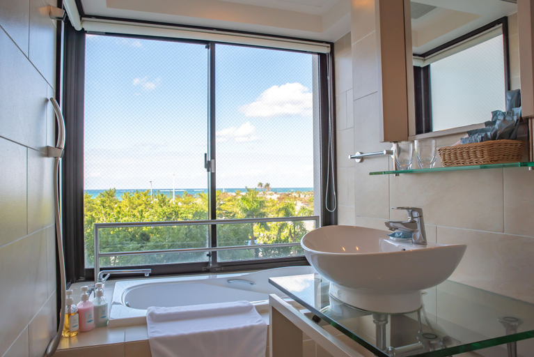 Bathroom 5, Moon Ocean Ginowan Hotel & Residence, Ginowan