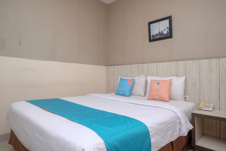 Bedroom 2, Sans Hotel Lynt Makassar, Makassar