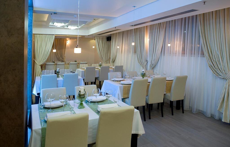 Food & Drinks 5, Hotel SOA
