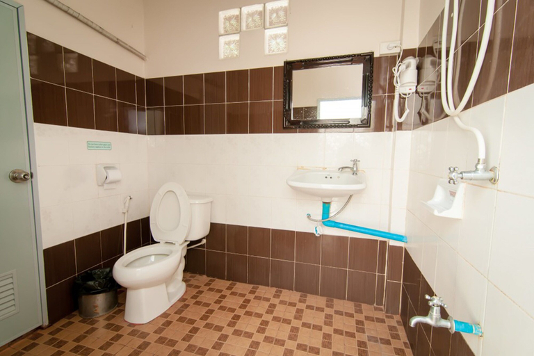 Bathroom 4, Varin Beach Resort, Muang Satun