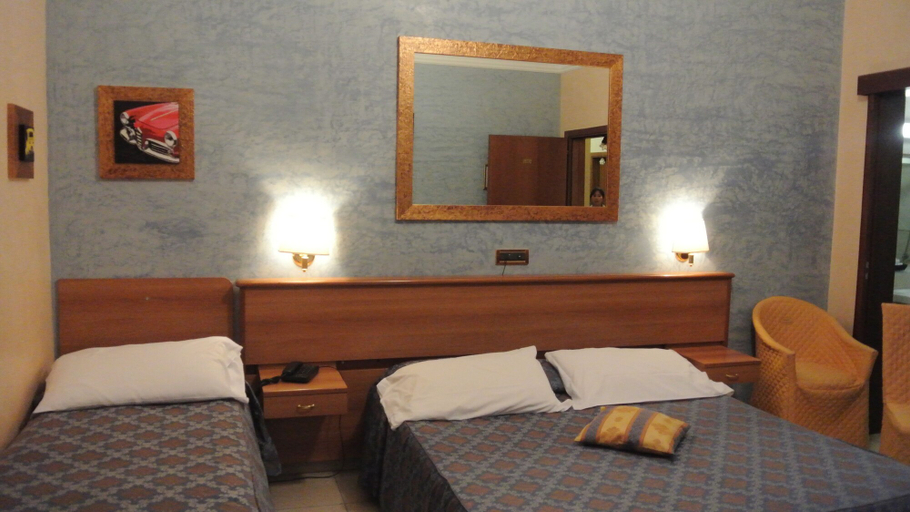 Bedroom 3, Hotel Assisi, Rome