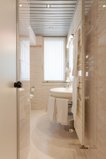 Bathroom 4, Augustus Hotel, Biella
