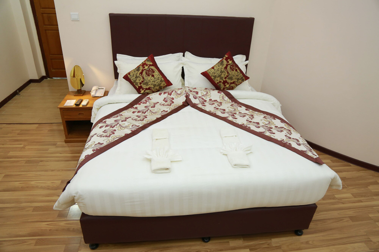 Bedroom 2, Hotel Sincere Smile Yangon, Yangon