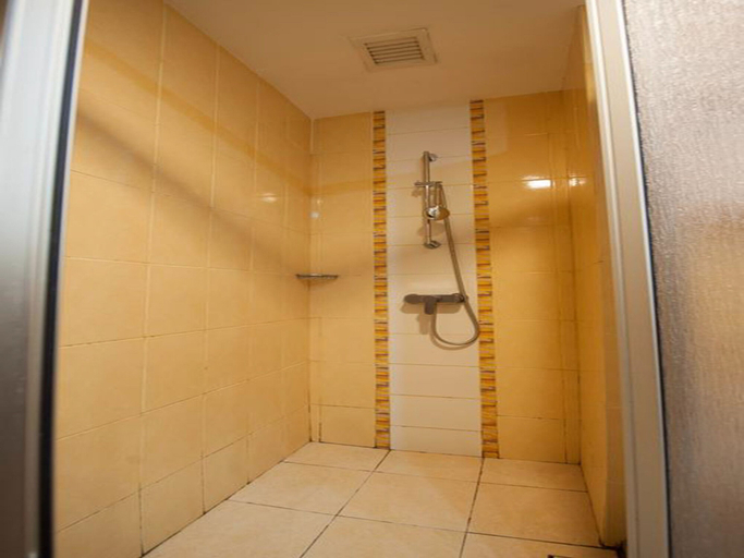 Bathroom 5, Gaya Centre Hotel, Kota Kinabalu