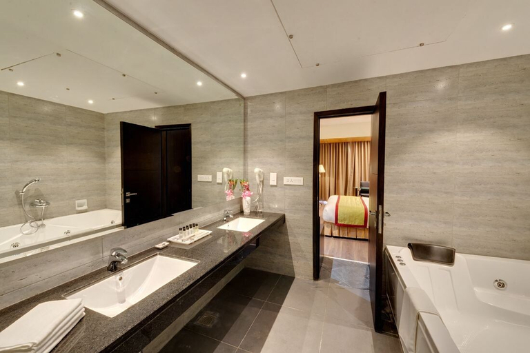 Bathroom 5, Hotel Combermere, Shimla
