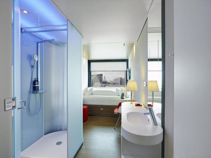 Bathroom 4, citizenM London Shoreditch, London