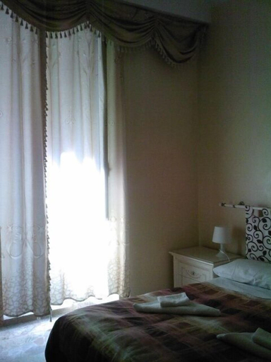 Bedroom 2, Prince Inn, Rome