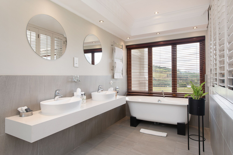 Bathroom 4, Banhoek Lodge, Cape Winelands
