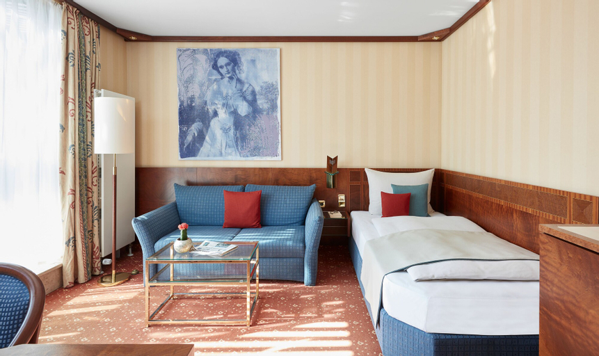 Bedroom 3, Living Hotel Kanzler, Bonn