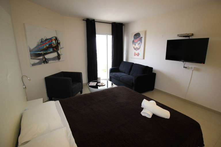 Bedroom 3, Rich Royal Suites