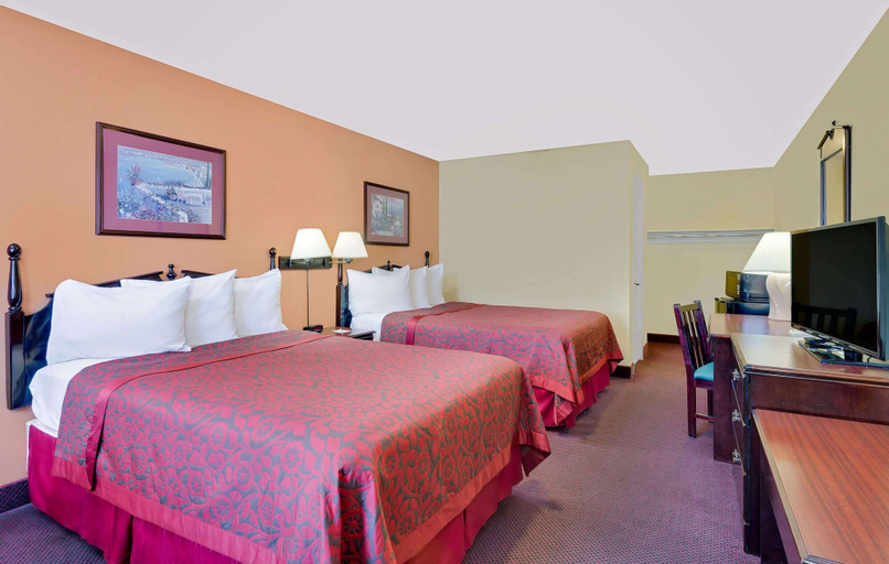 Bedroom 3, Days Inn by Wyndham Waynesboro, Franklin
