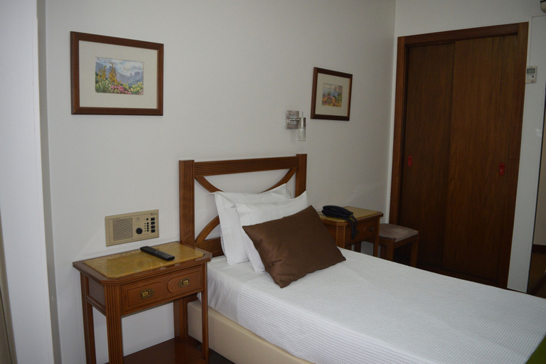 Bedroom 3, Hotel Dona Sofia, Braga