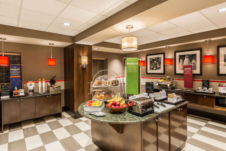 Food & Drinks 5, Hampton Inn & Suites Columbus Polaris, Delaware