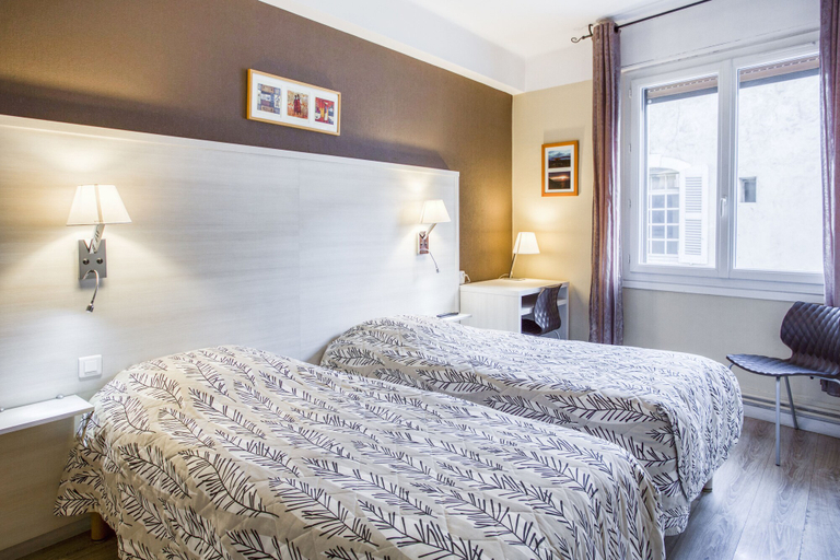 Bedroom 3, Hôtel Le Provencal, Bouches-du-Rhône
