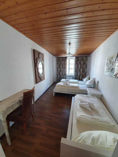 Bedroom 4, Pension Seibel, München