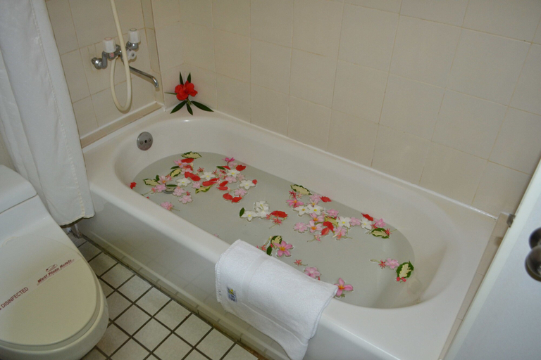 Bathroom 4, West Plaza Hotel by the Sea