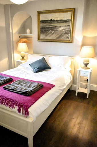 Bedroom 3, The Dark Horse Pub, Bristol