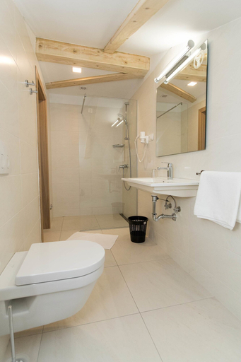 Bathroom 3, Pansion Preza, Crikvenica