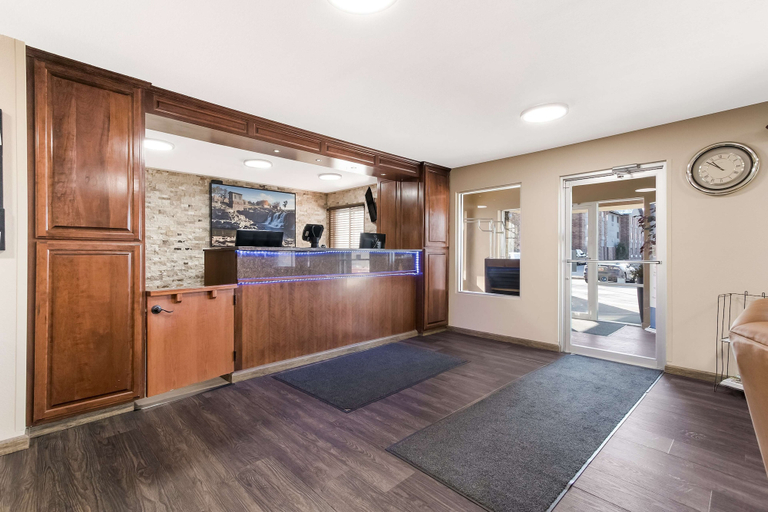 Others 5, Best Western Empire Towers, Minnehaha
