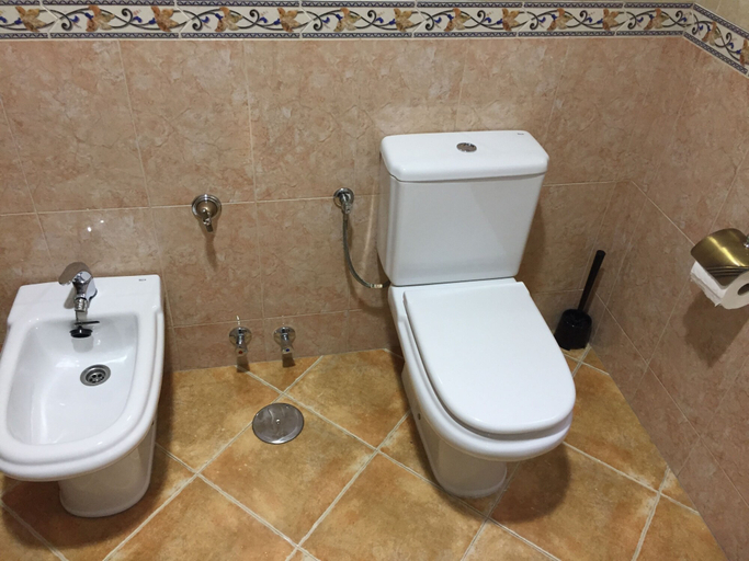Bathroom 4, Arriola, Málaga