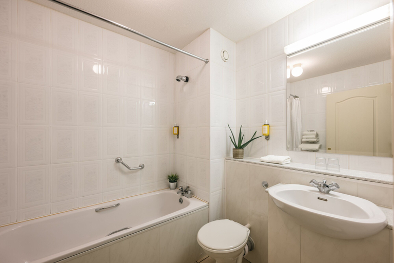Bathroom, Downhill Inn