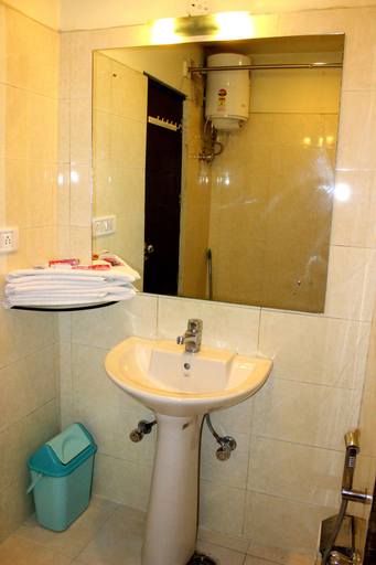 Bathroom 4, Hotel Hong Kong Inn, Amritsar