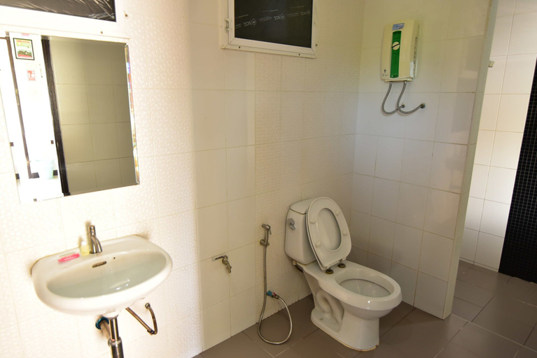 Bathroom 5, Bangrak Resort, Muang Nakhon Sawan