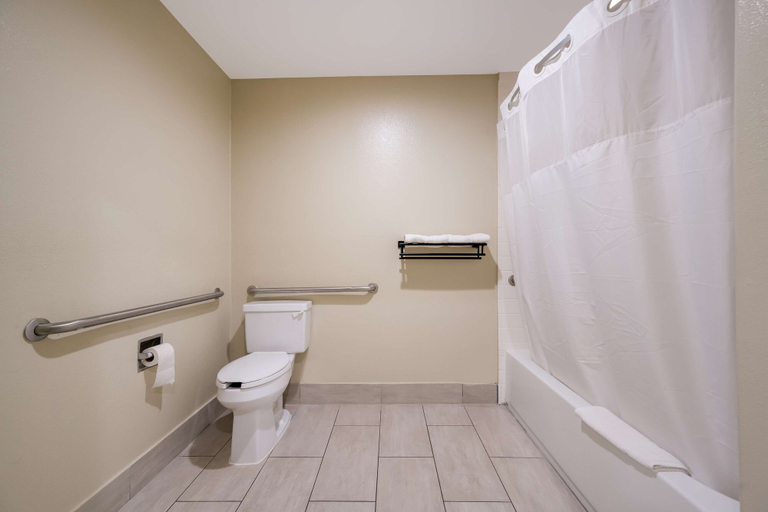 Bathroom 3, Americas Best Value Inn Houston Heights at I-45, Houston