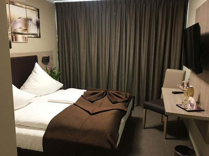 Bedroom 3, Hotel Glinde, Stormarn