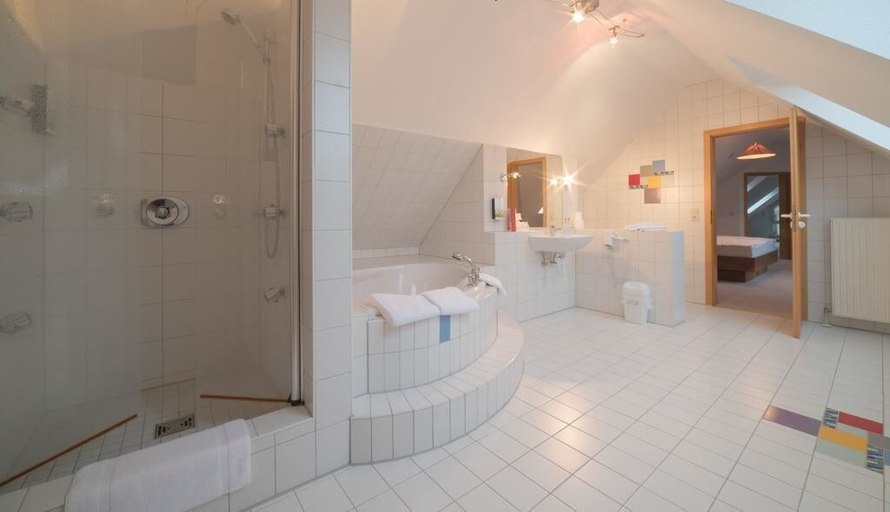 Bathroom 5, Hotel am Wasen, Ludwigsburg