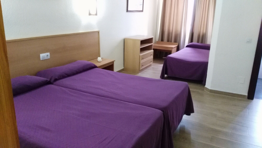 Bedroom 4, Hotel Kristal, Málaga