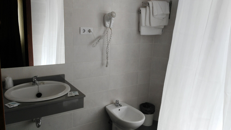 Bathroom 5, Hotel Kristal, Málaga