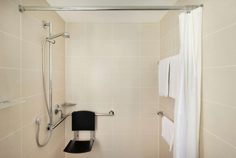 Bathroom 4, Ramada By Wyndham Nuernberg Parkhotel, Nürnberg