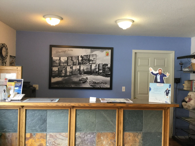 Food & Drinks, Super 8 By Wyndham Sicamous, Columbia-Shuswap