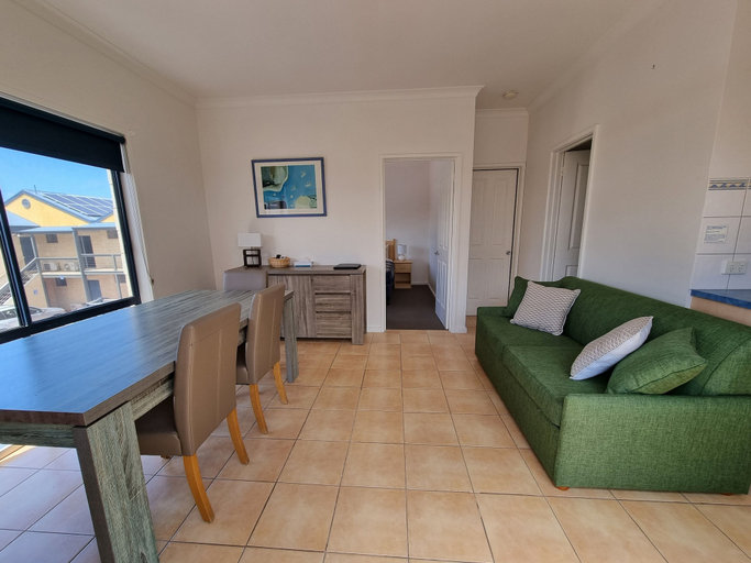 Others 5, Seaview Motel and Apartments, Colac-Otway - South