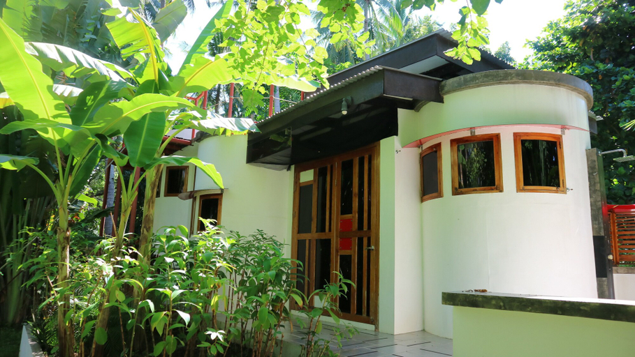 Exterior & Views 2, SomeWhere Else Boutique Resort, Mambajao