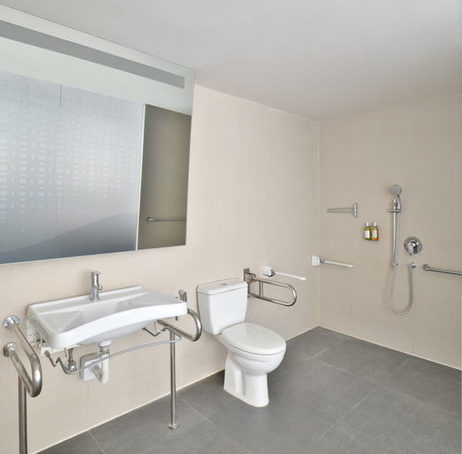 Bathroom 4, Fairfield by Marriott Hyderabad Gachibowli, Hyderabad