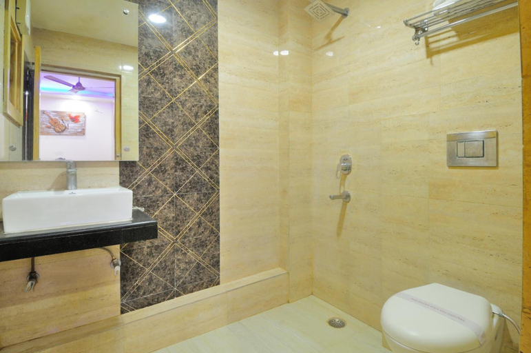 Bathroom 5, Hotel Prince Palace DX by check in room, Delhi
