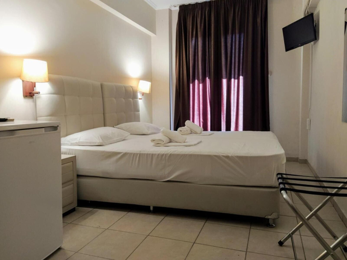 Bedroom 2, Hotel Delfini, Attica