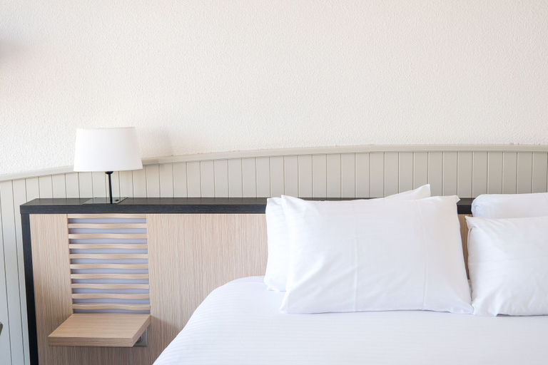 Bedroom 3, Hôtel & Spa - Thalazur Antibes, Alpes-Maritimes