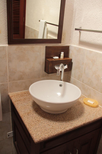 Bathroom 5, Dai Nonni Hotel, ZONA 14