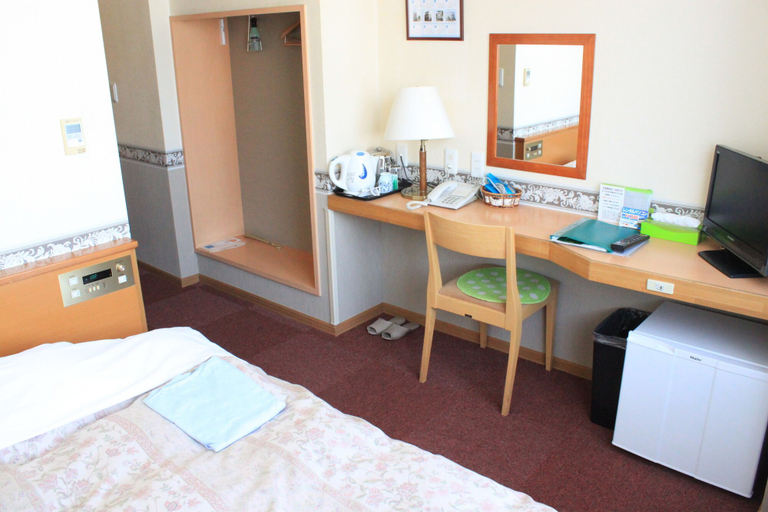 Bedroom 3, Hotel Ekimae, Hakodate