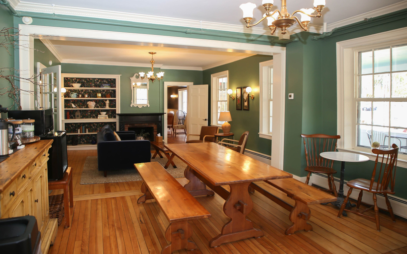 Food & Drinks 5, The Stowe Village Inn, Lamoille