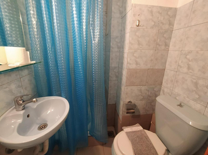Bathroom 5, Hotel Delfini, Attica