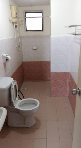 Bathroom 4, Lumut Valley Resort Condominium, Manjung