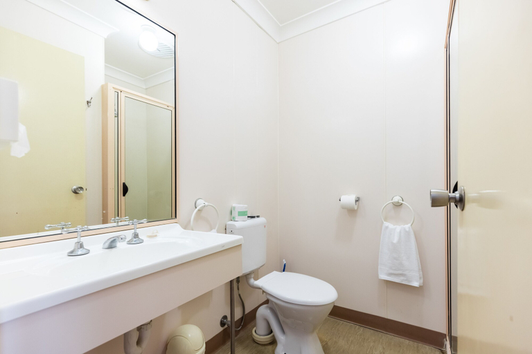 Bathroom 4, Midlands Motel, Greater Taree