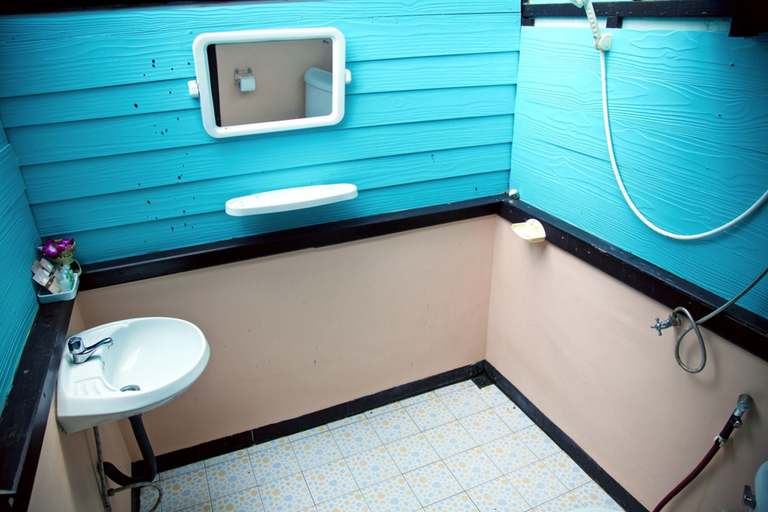 Bathroom 3, Poohbar Resort & Lotusdive, Muang Satun