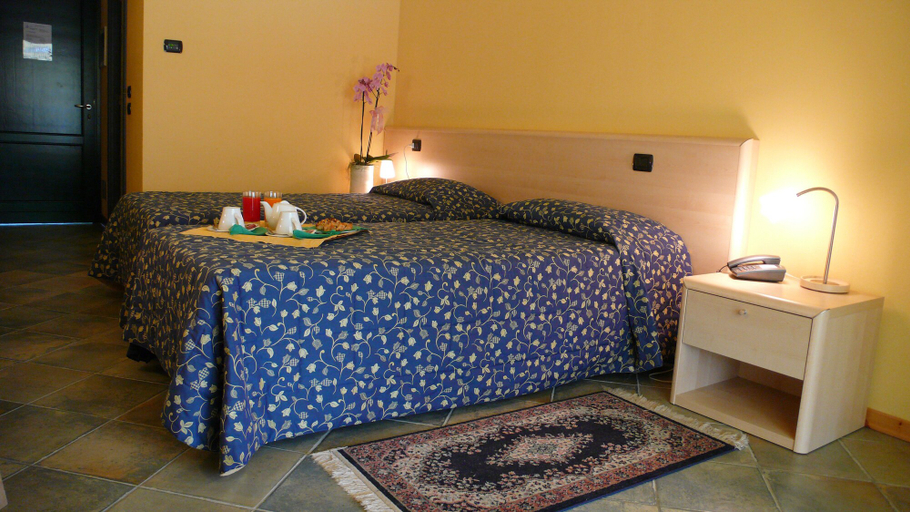 Bedroom 3, Hotel Ristorante La Perla, Novara